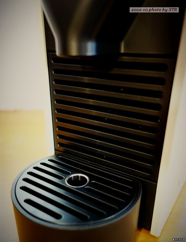 I Love "U" - NESPRESSO "U" -(2014.7 update:"U" 故障了! #238樓 辣雞不要買!)