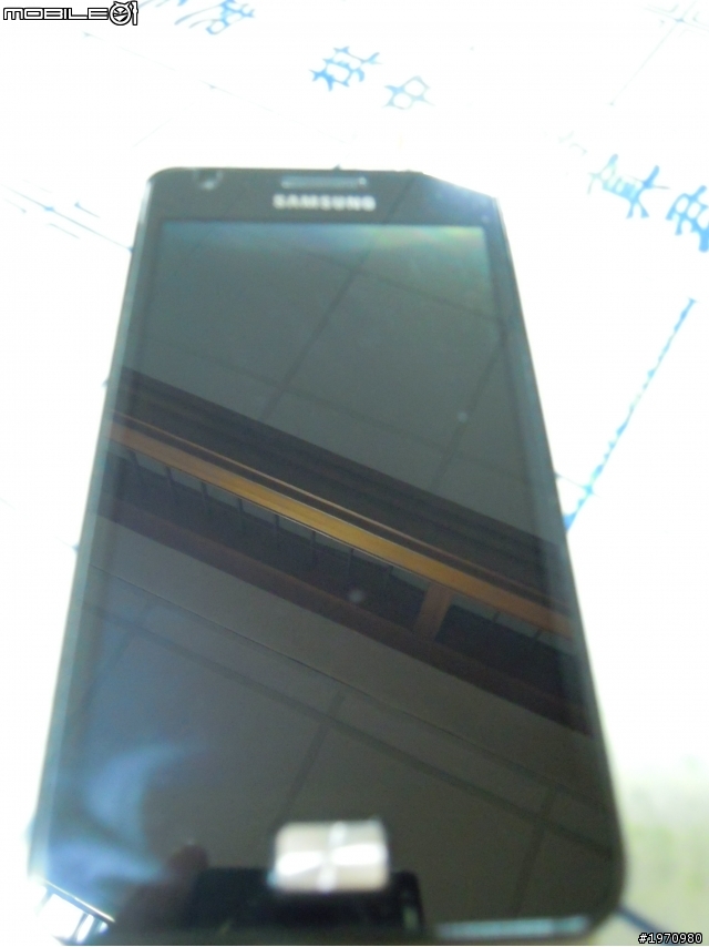 【開箱】獻出第一次發文給Samsung GALAXY SII(GT-i9100)。
