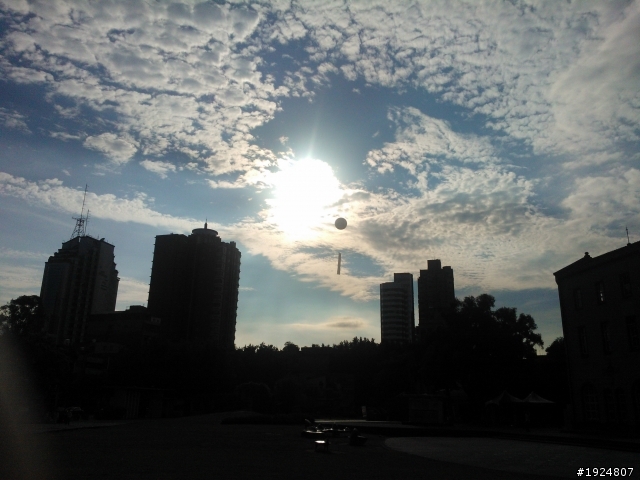 (LUMIA 800分享)天氣實在太好嚕,曬曬陽光分享好心情耶!