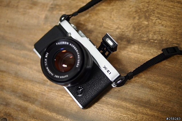 【西西分享】復古之帥---富士Fujifilm X-E1微型單眼