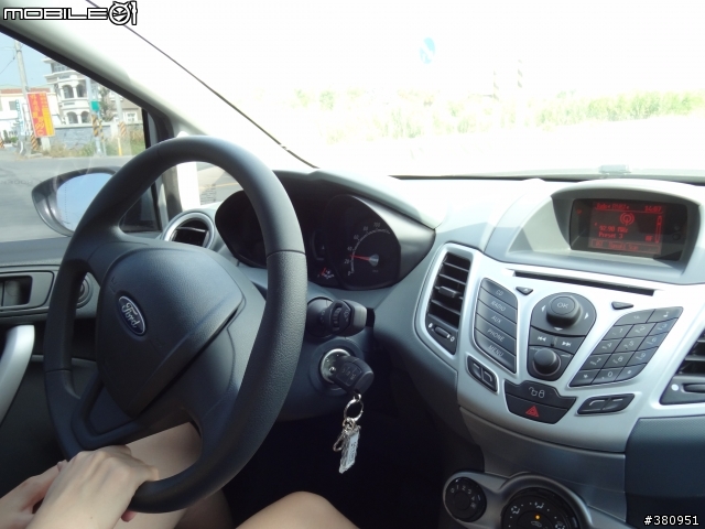 Ford Fiesta 1.6 免費試乘與4D&5D比較心得