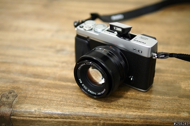 【西西分享】復古之帥---富士Fujifilm X-E1微型單眼