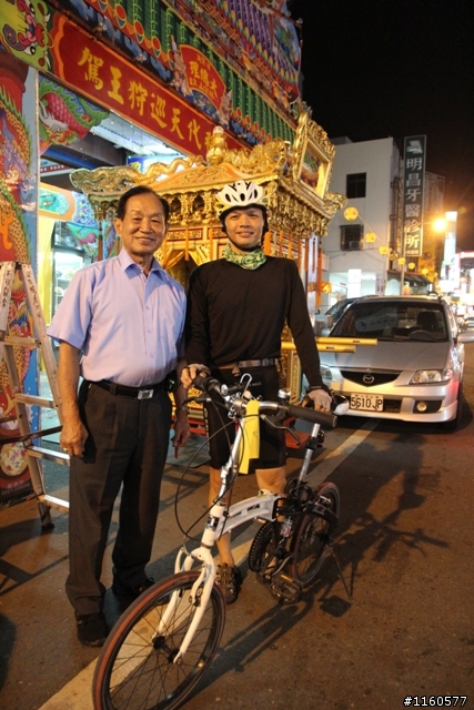 夜騎東港,一起騎車瘋迎王