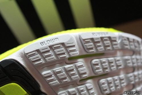 adidas SNOVA 5 -- FORMOTION 絕佳避震 試穿心得