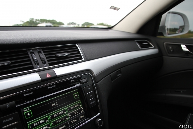 2012 SKODA Superb Combi 1.8 TSI 簡單開箱