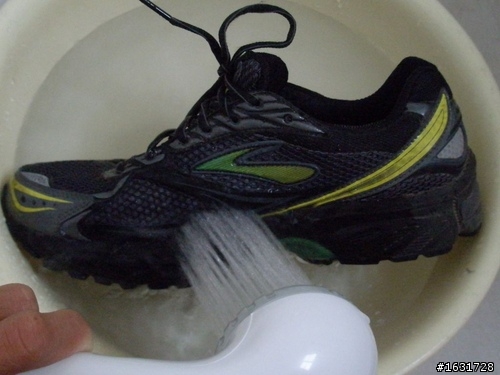 BROOKS GHOST GTX 越野跑鞋-- 防水大考驗