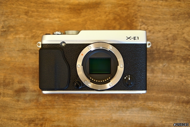 【西西分享】復古之帥---富士Fujifilm X-E1微型單眼