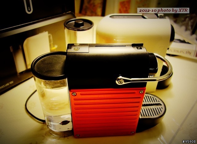 I Love "U" - NESPRESSO "U" -(2014.7 update:"U" 故障了! #238樓 辣雞不要買!)