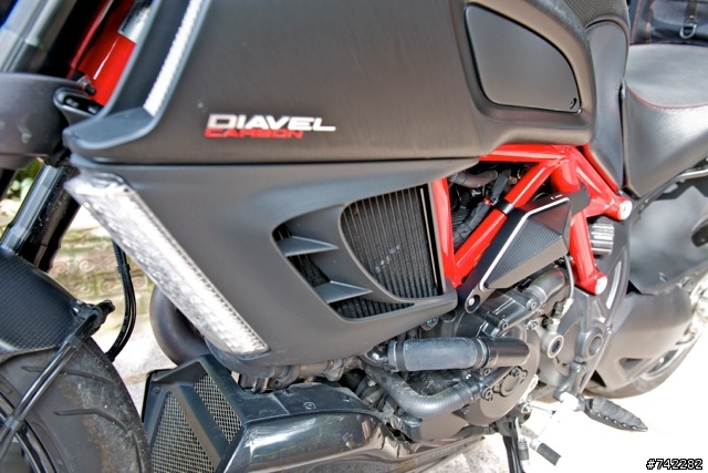 海外流浪人的 Diavel 感受 !