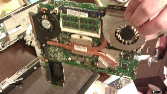 HP Envy 14-1011TX 之 更換散熱膏 ~ 簡化版!
