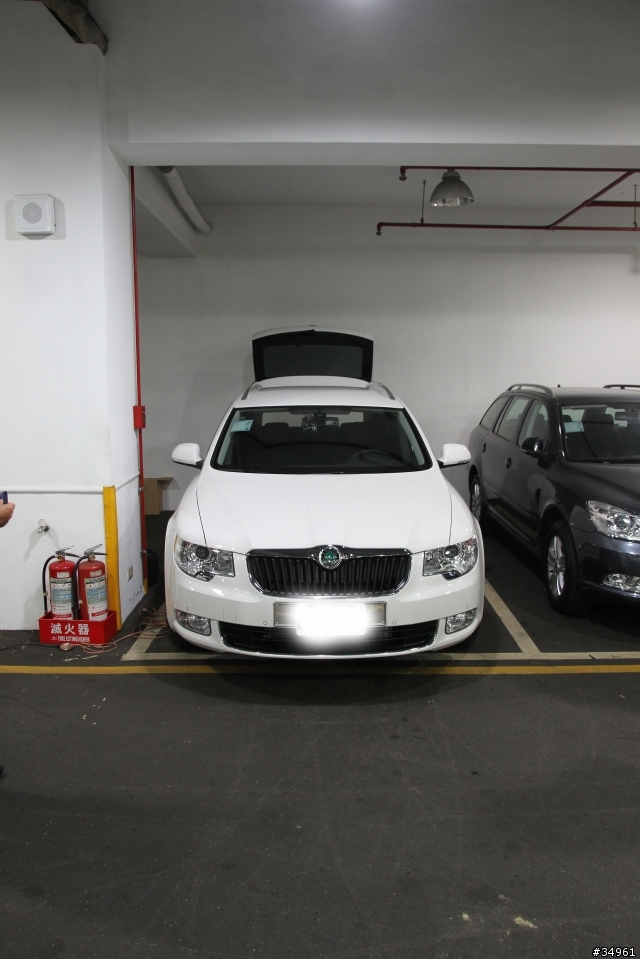 2012 SKODA Superb Combi 1.8 TSI 簡單開箱