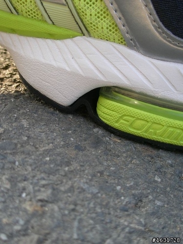 adidas SNOVA 5 -- FORMOTION 絕佳避震 試穿心得