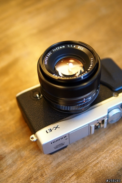 【西西分享】復古之帥---富士Fujifilm X-E1微型單眼