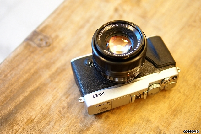【西西分享】復古之帥---富士Fujifilm X-E1微型單眼