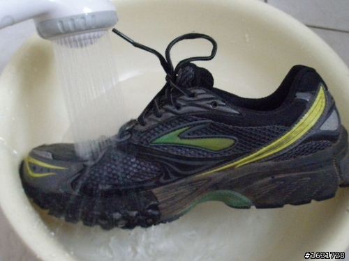 BROOKS GHOST GTX 越野跑鞋-- 防水大考驗