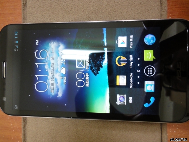 PADFONE2新一代台灣之光開箱(後續更新NOTE2、S3、J、ONE X比較)