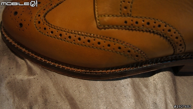 Grenson Sharp Brogue + SuperDry Premier Peacoat 簡單開箱