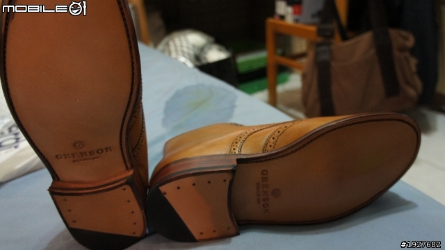Grenson Sharp Brogue + SuperDry Premier Peacoat 簡單開箱