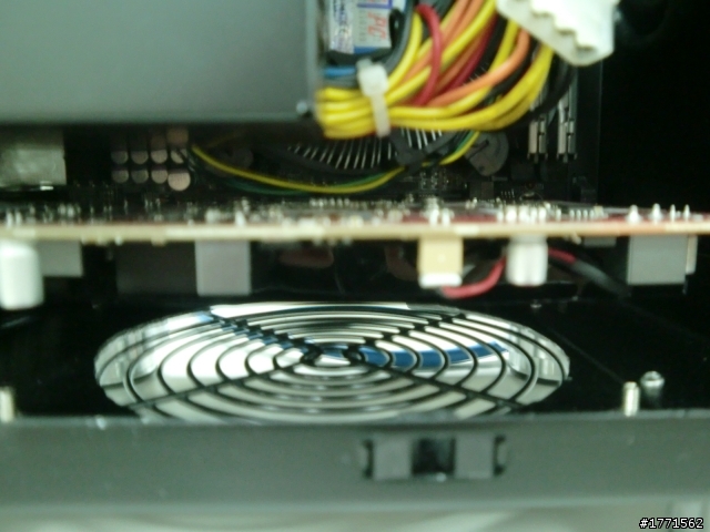 新手裝機 PC-Q11 / PC-Q02 11.28更新 頂部以及底部風扇孔