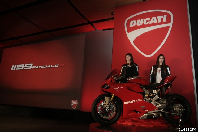 【EICMA米蘭車展】DUCATI 新車發表 水冷引擎HYPERSTRADA現身