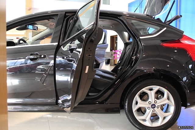 (圖多)Focus mk3 5D柴油版賞車, 新增4D汽油時尚經典版