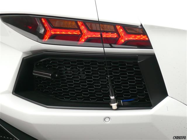 巧遇純白Lamborghini LP700-4 + 更猛的 Koenigsegg CCR