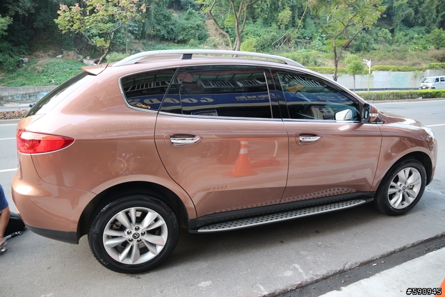 SUV 第一次換胎分享