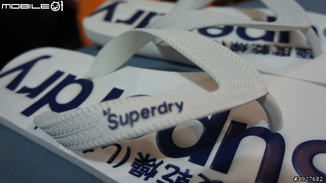 Grenson Sharp Brogue + SuperDry Premier Peacoat 簡單開箱