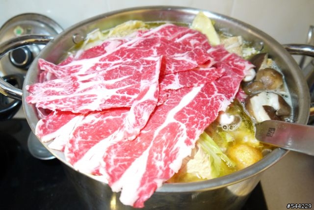 【分享】過完立冬吃火鍋囉!!厚道張相撲火鍋肉開吃(箱)!!