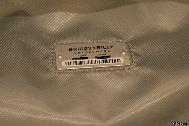 初次寫開箱文,就是小惡魔沒人寫過的品牌 Briggs & Riley (行李箱)
