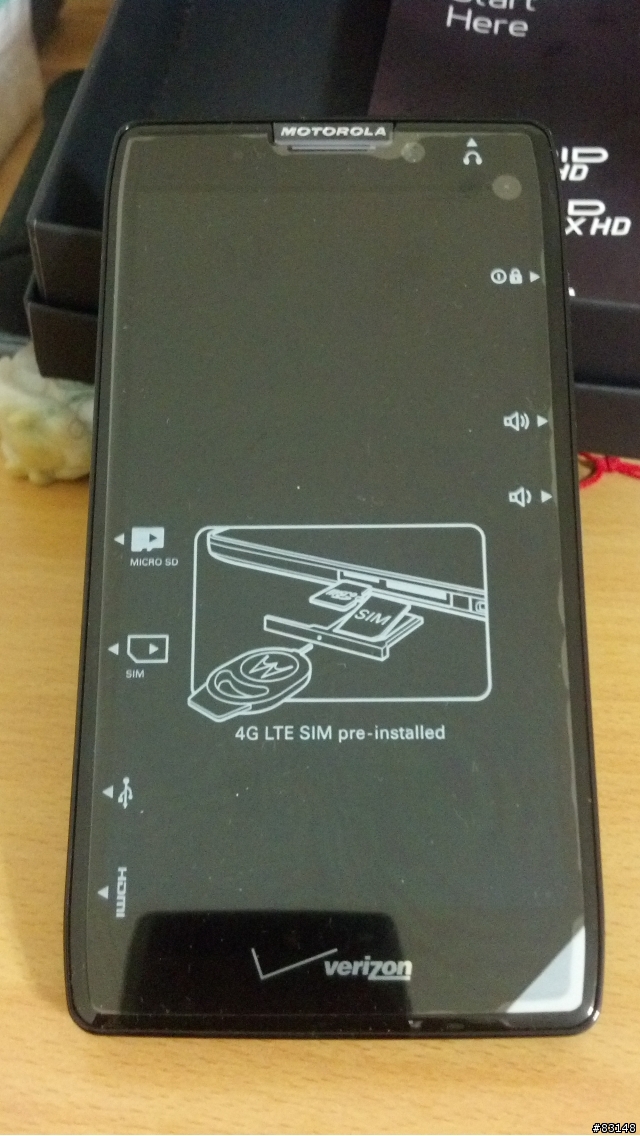 <小開箱>Moto RAZR MAXX HD