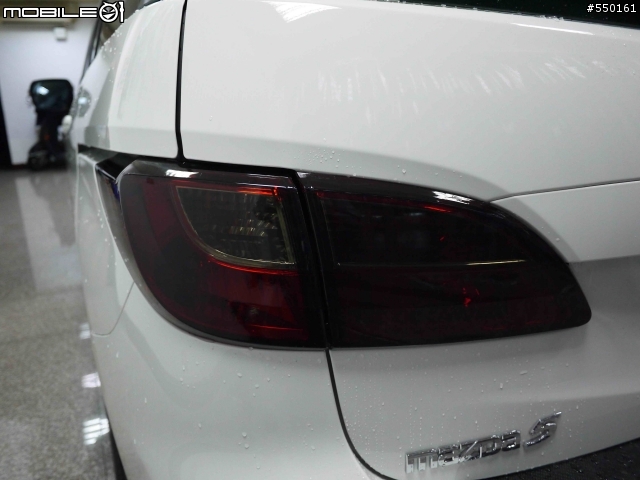 雙白馬五簡單開箱+DAS-3000HD黑騎士行車記錄器+卡夢配件+防眩光後照鏡(藍鏡)+大燈燻黑燈膜+日行燈