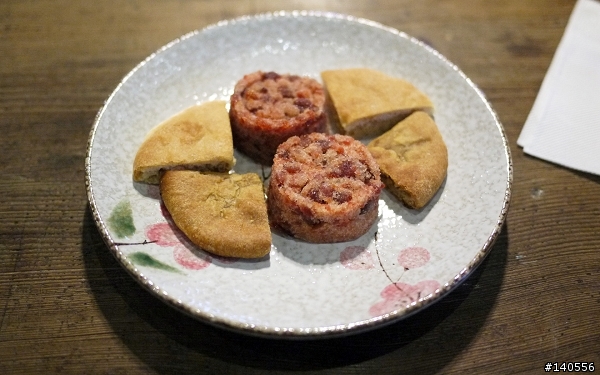 食記「百果樹紅磚屋」,大師剝橘...