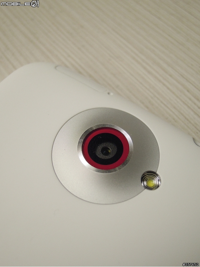 HTC-ONE-X+開箱好幾張,新增夜拍照