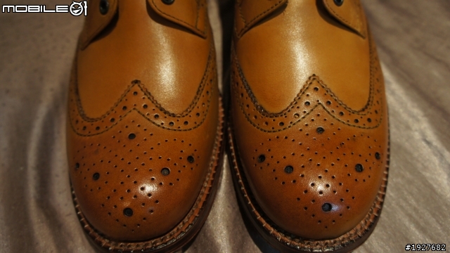 Grenson Sharp Brogue + SuperDry Premier Peacoat 簡單開箱