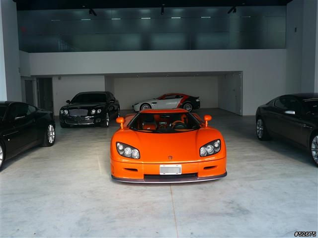 巧遇純白Lamborghini LP700-4 + 更猛的 Koenigsegg CCR
