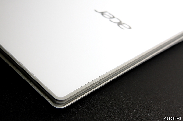 應該是01第一台Acer S7