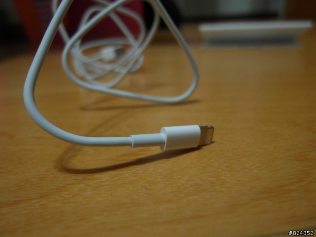 我的新寵兒 iPhone 5 White 加映 SGP Neo Hybrid EX 邊框 (圖多不廢話)