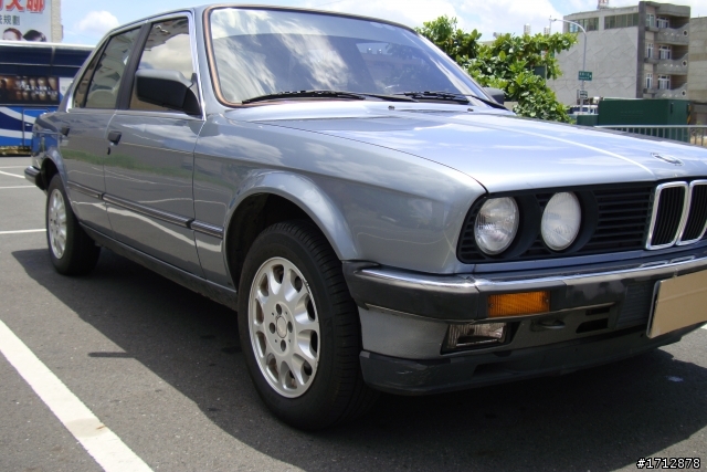 經典BMW E30....