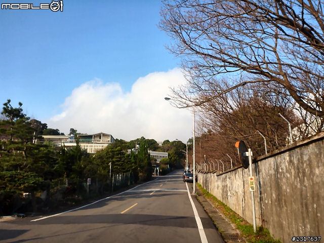 霧鎖金芒