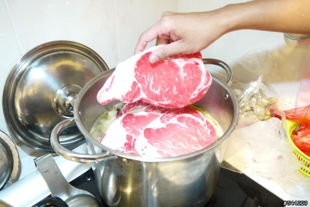 【分享】過完立冬吃火鍋囉!!厚道張相撲火鍋肉開吃(箱)!!