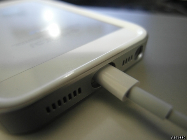 我的新寵兒 iPhone 5 White 加映 SGP Neo Hybrid EX 邊框 (圖多不廢話)