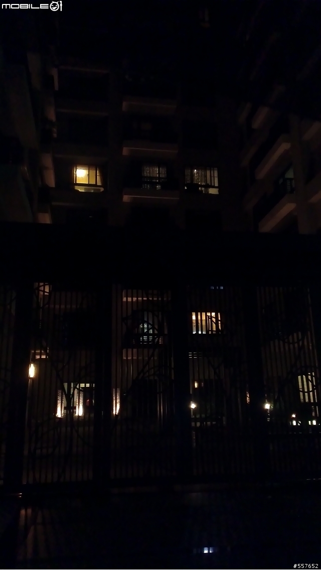 HTC-ONE-X+開箱好幾張,新增夜拍照