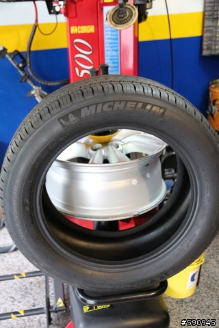 SUV 第一次換胎分享