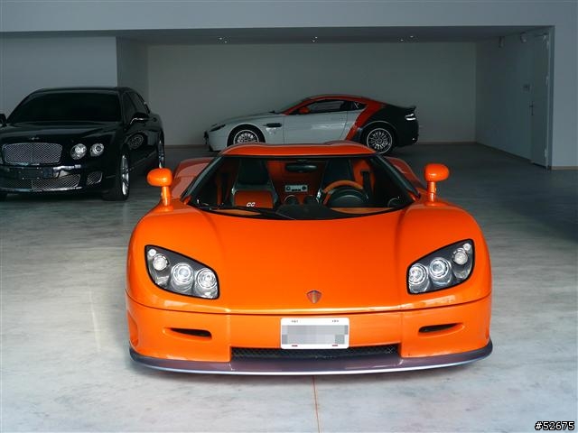 巧遇純白Lamborghini LP700-4 + 更猛的 Koenigsegg CCR