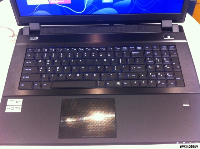 兩台價值超過十萬的筆電 上680M-4GB VRAM SLI 雙卡