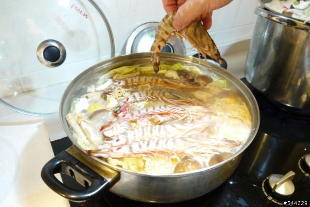 【分享】過完立冬吃火鍋囉!!厚道張相撲火鍋肉開吃(箱)!!