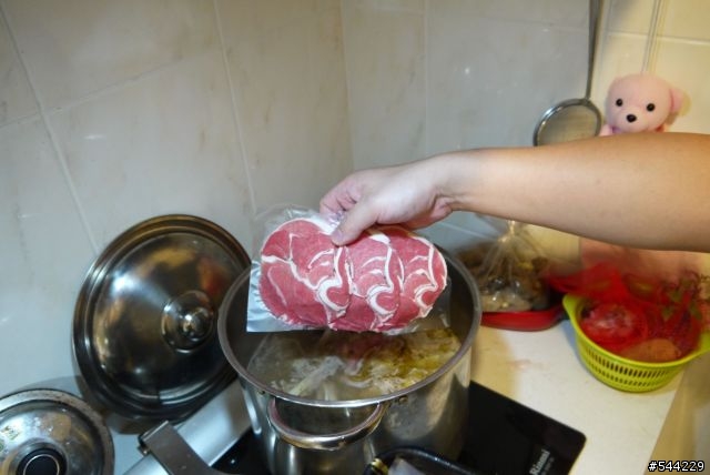 【分享】過完立冬吃火鍋囉!!厚道張相撲火鍋肉開吃(箱)!!