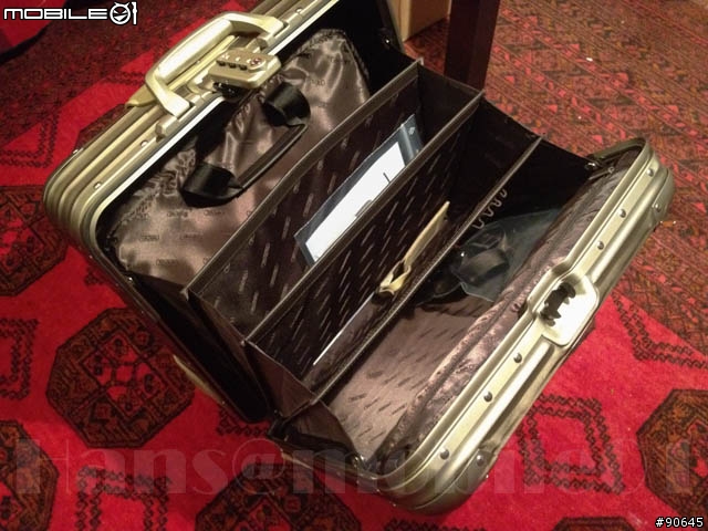 Range Rover x Rimowa限量版行李箱組開箱!