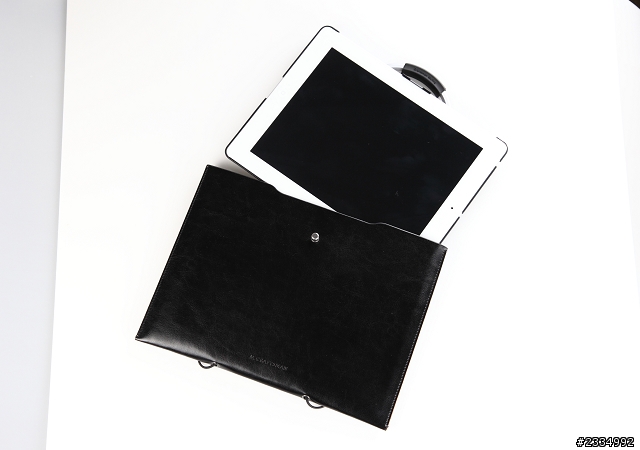【開箱】iPad 4代與3代的外觀比較 + inature CYCLE多角度保護殼組